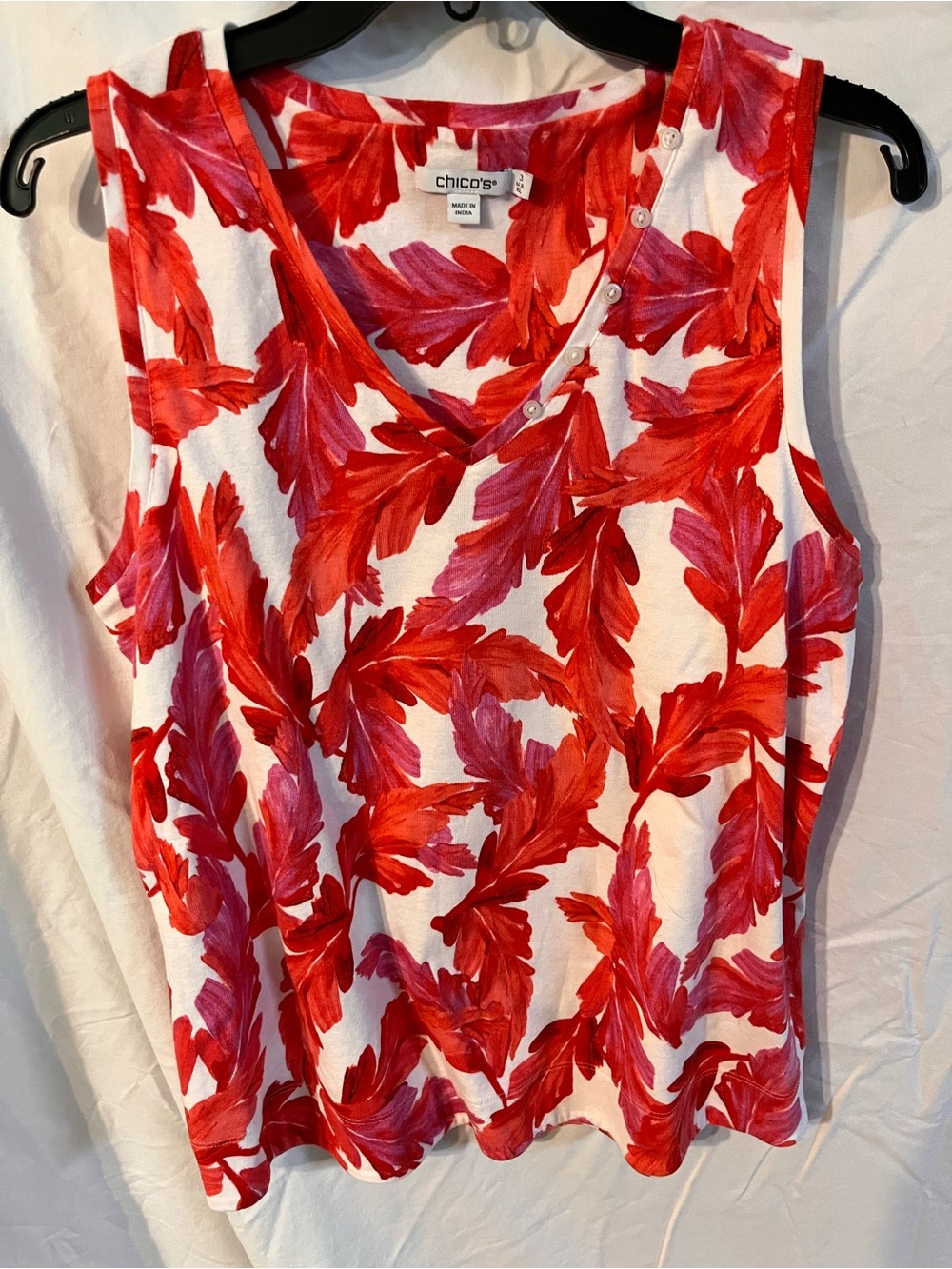 Chico's Red & Pink Leaf-Print Sleeveless V-Neck Tank